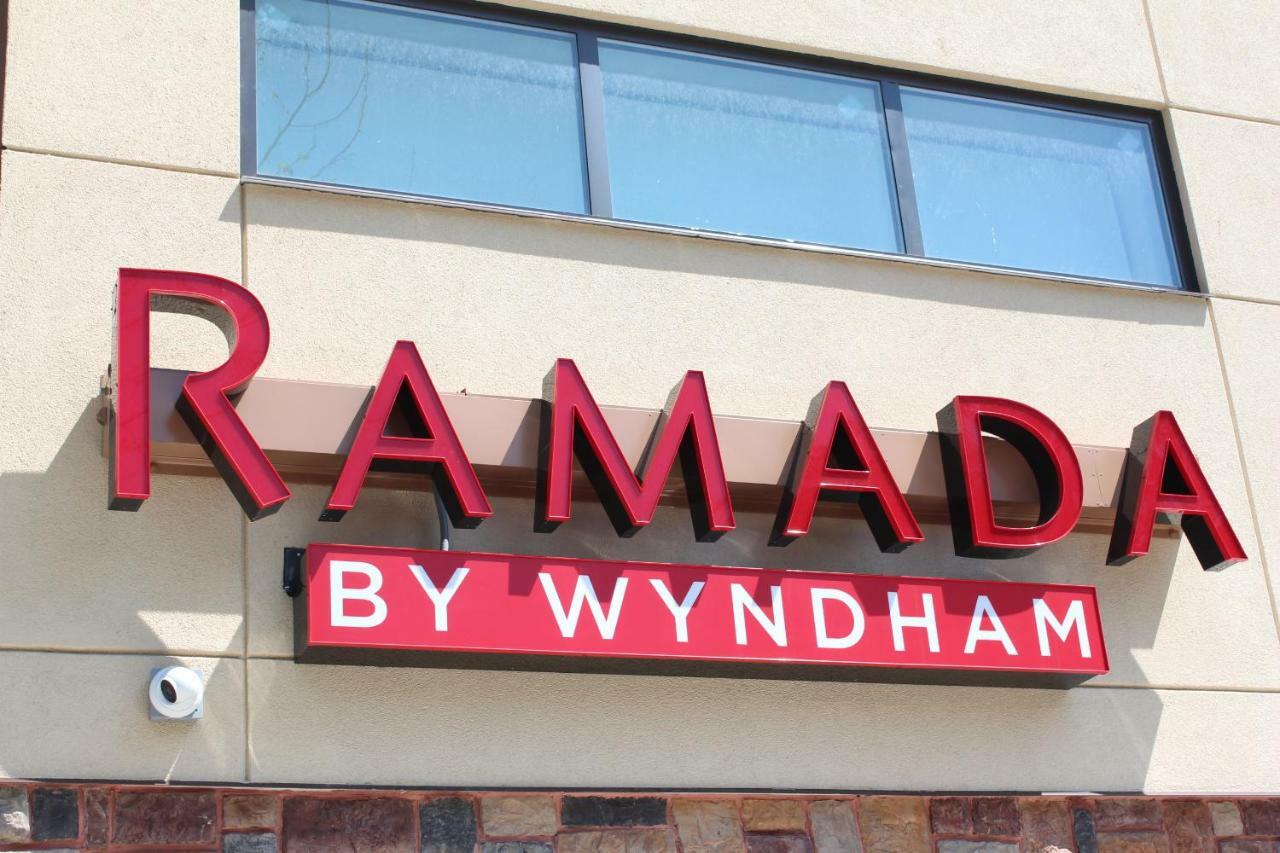 Hotel Ramada By Wyndham Bronx Terminal à New York Extérieur photo